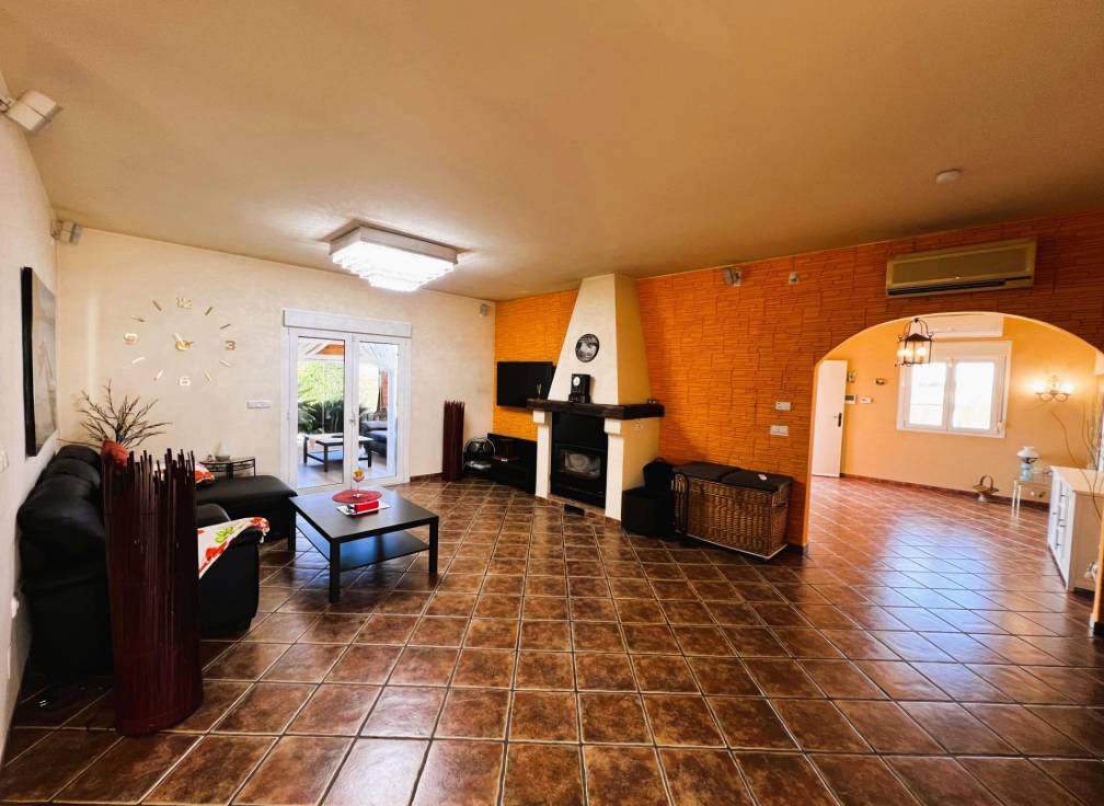 Resale - Villa - Jacarilla