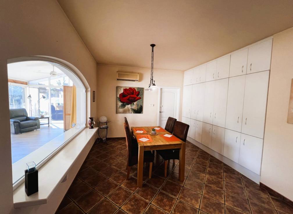 Resale - Villa - Jacarilla