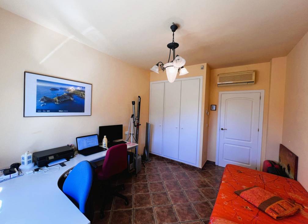 Resale - Villa - Jacarilla