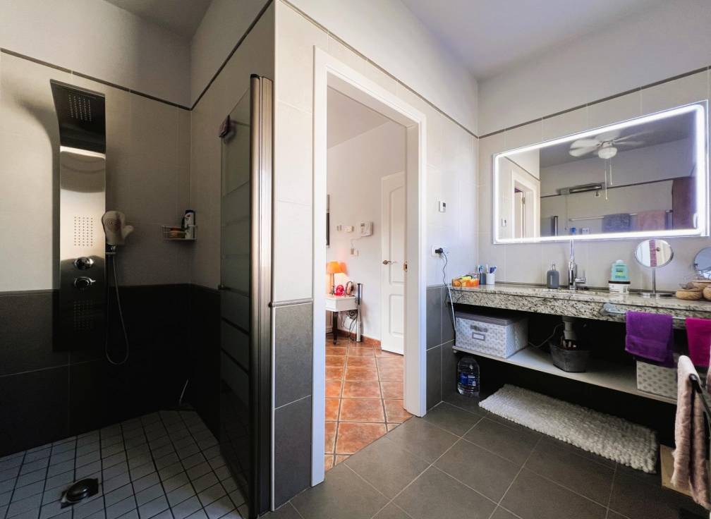 Resale - Villa - Jacarilla