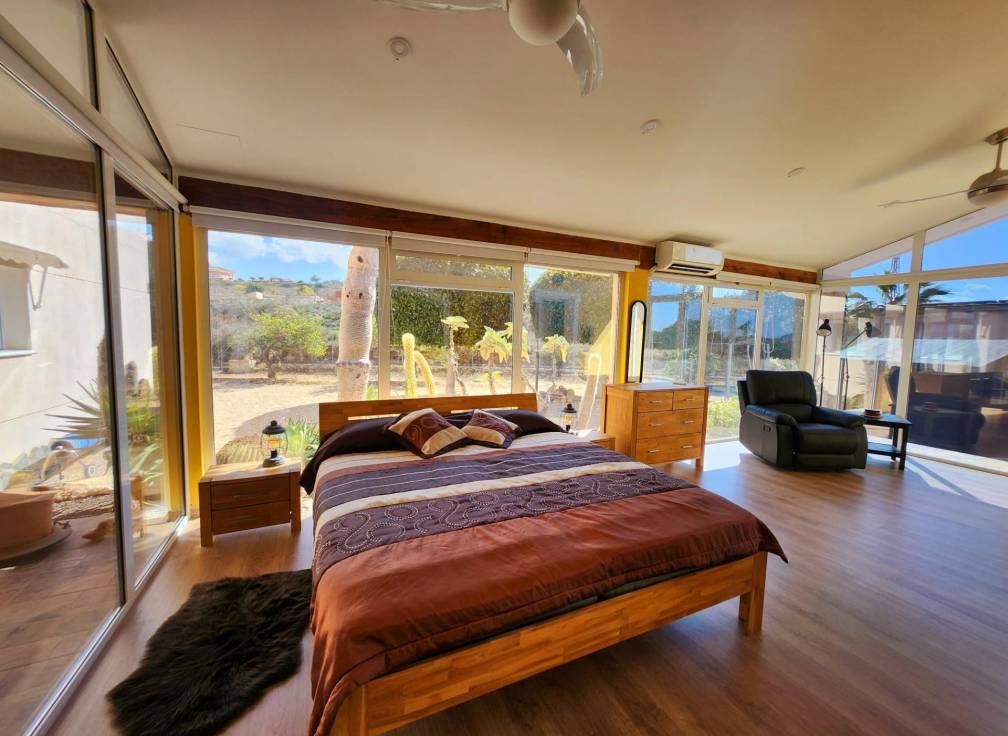 Resale - Villa - Jacarilla