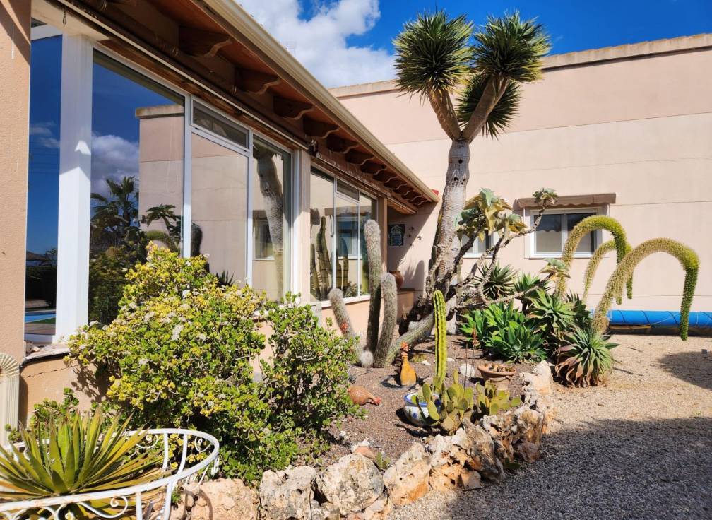 Resale - Villa - Jacarilla