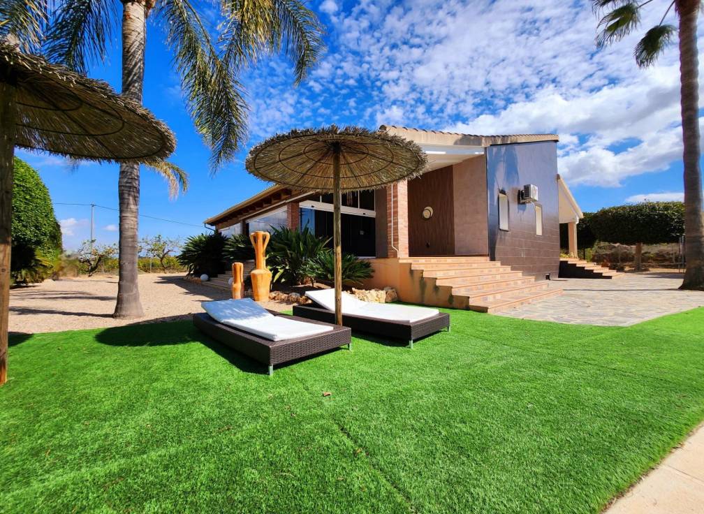 Resale - Villa - Jacarilla