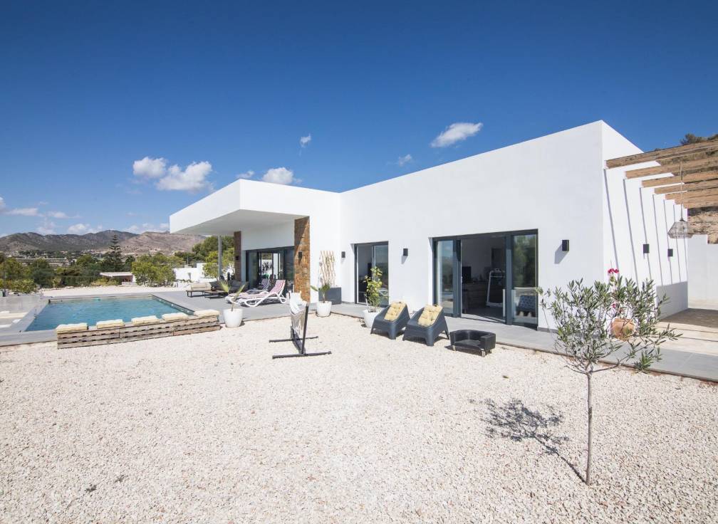 Resale - Villa - La Romana - ALCANÁ