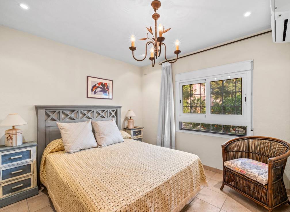 Resale - Villa - Perleta - Crta. santa pola