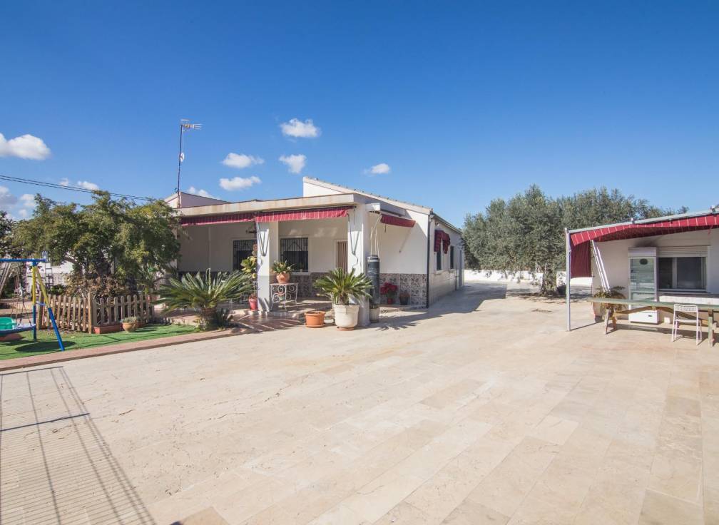 Resale - Villa - Perleta - Maitino-Perleta