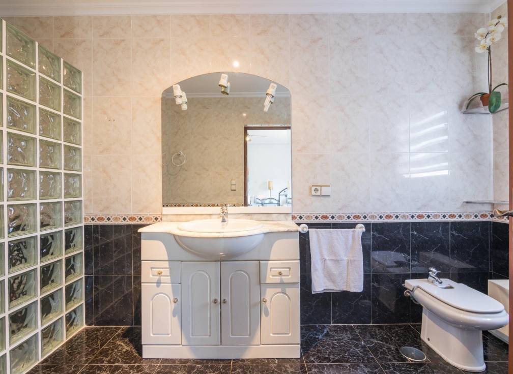 Resale - Villa - Perleta - Maitino-Perleta