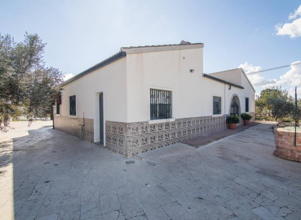 Resale - Villa - Perleta - Maitino-Perleta
