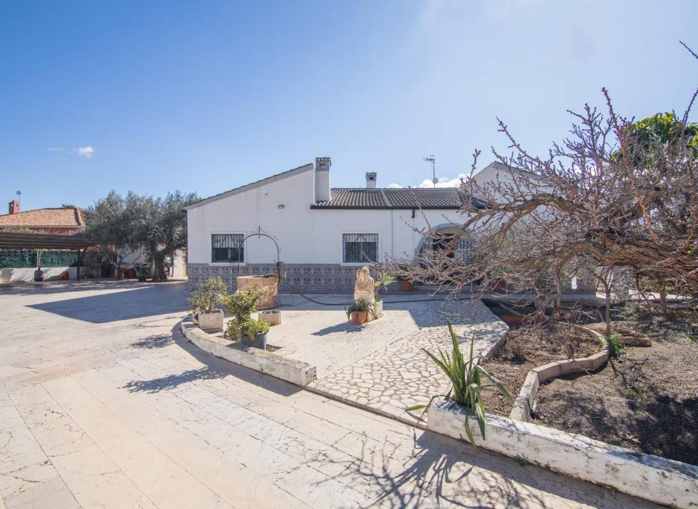 Resale - Villa - Perleta - Maitino-Perleta