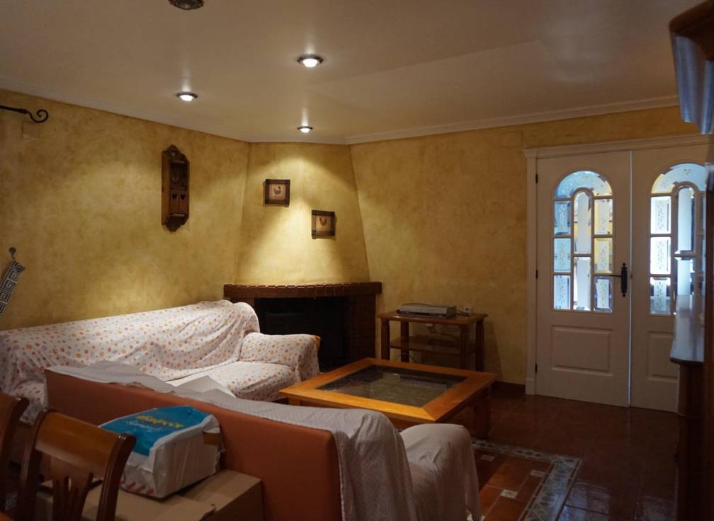 Resale - Villa - Perleta - Maitino-Perleta