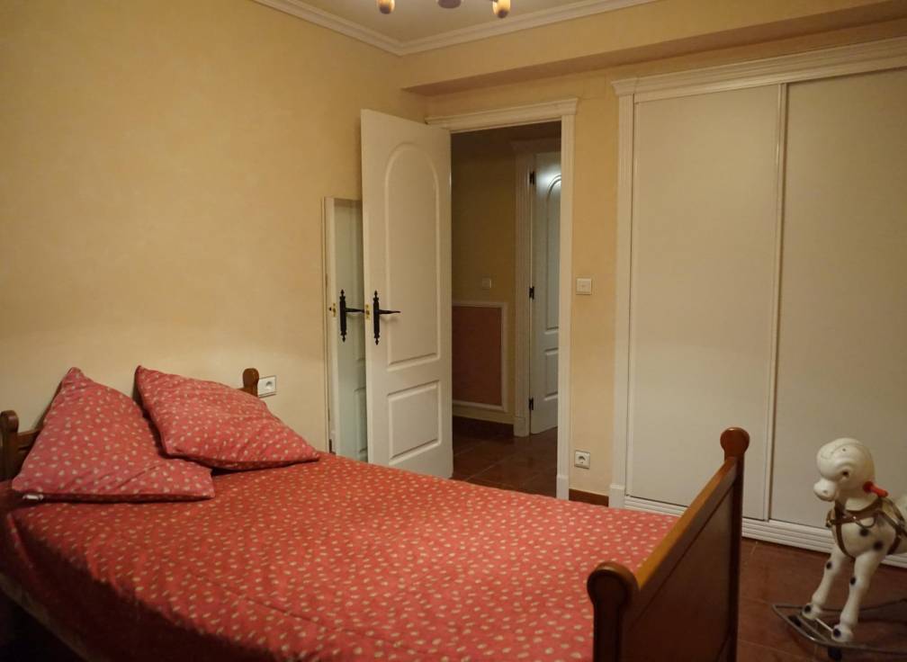 Resale - Villa - Perleta - Maitino-Perleta