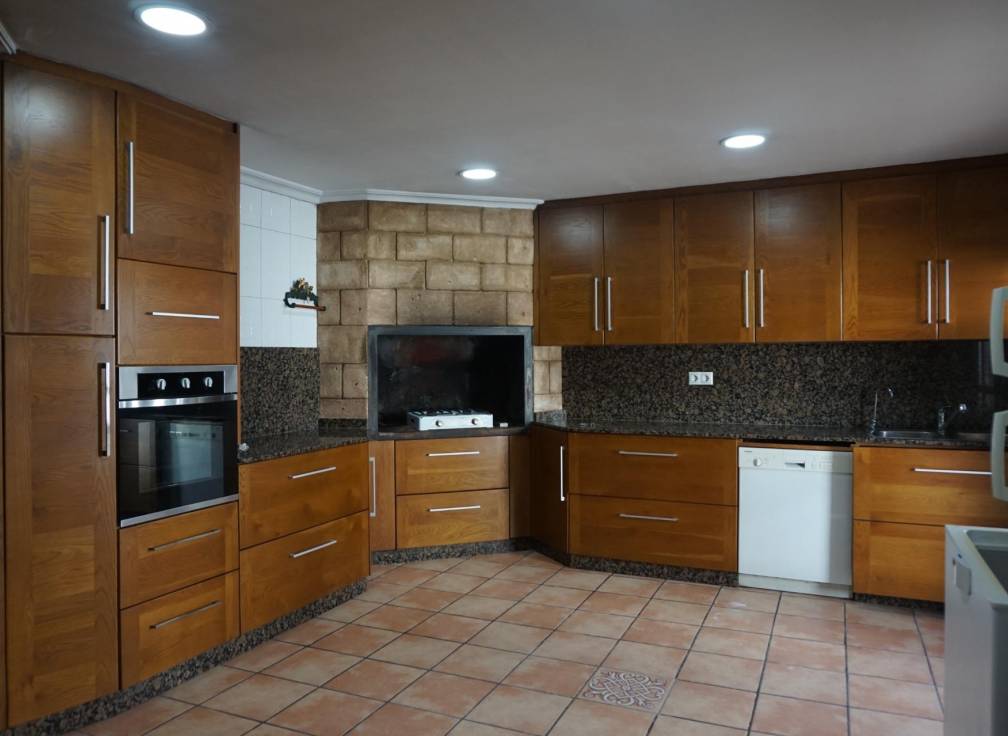 Resale - Villa - Perleta - Maitino-Perleta