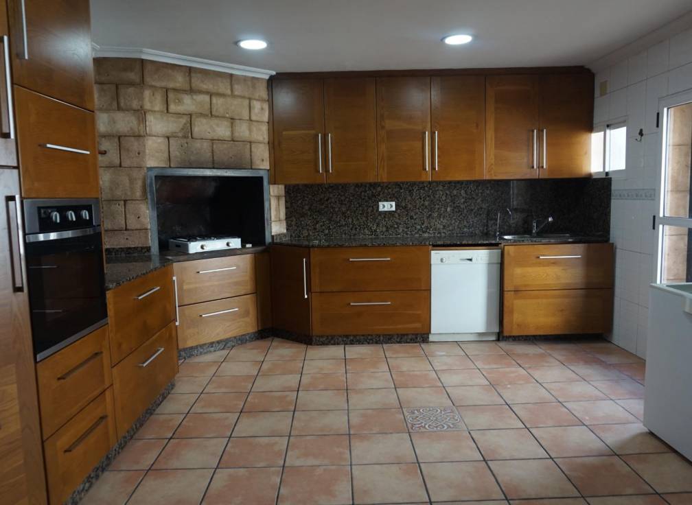 Resale - Villa - Perleta - Maitino-Perleta