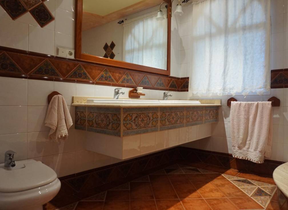 Resale - Villa - Perleta - Maitino-Perleta