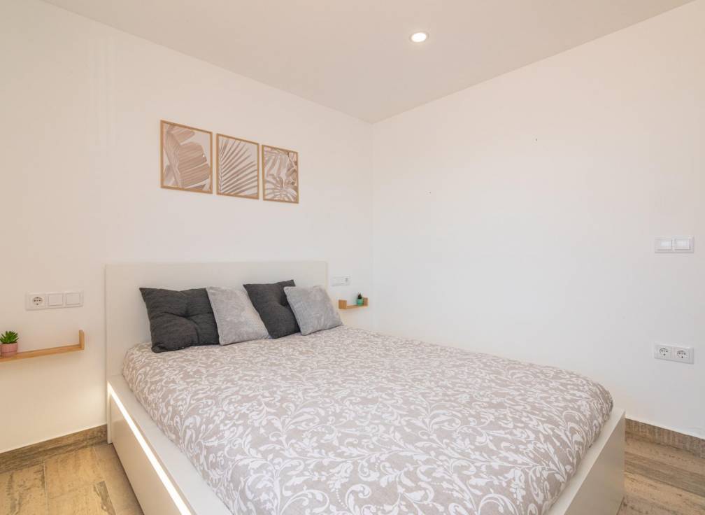 Resale - Villa - San Fulgencio - La Marina