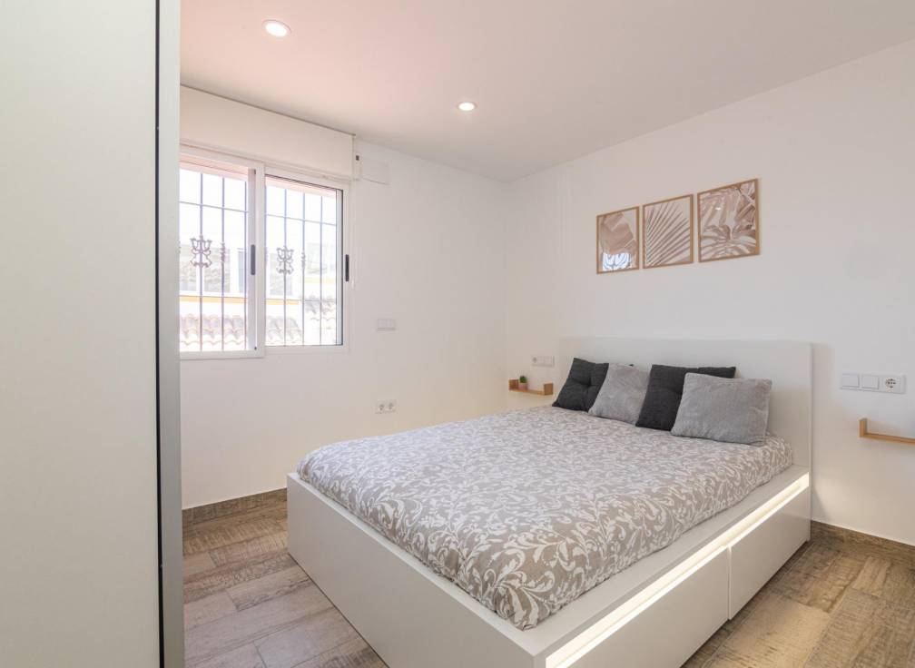 Resale - Villa - San Fulgencio - La Marina