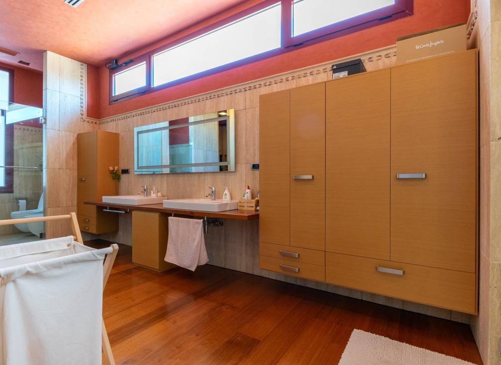 Resale - Villa - San Juan Playa - Cabo de las Huertas