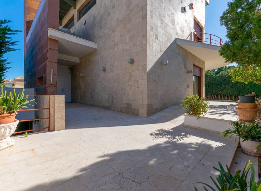 Resale - Villa - San Juan Playa - Cabo de las Huertas