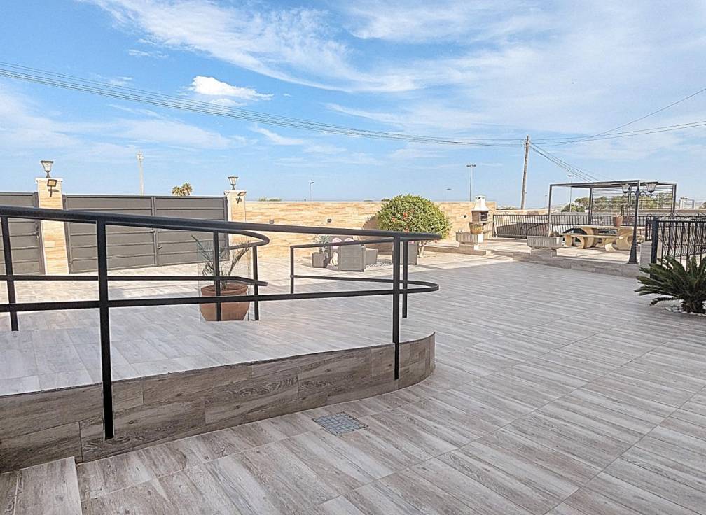 Resale - Villa - Torrellano