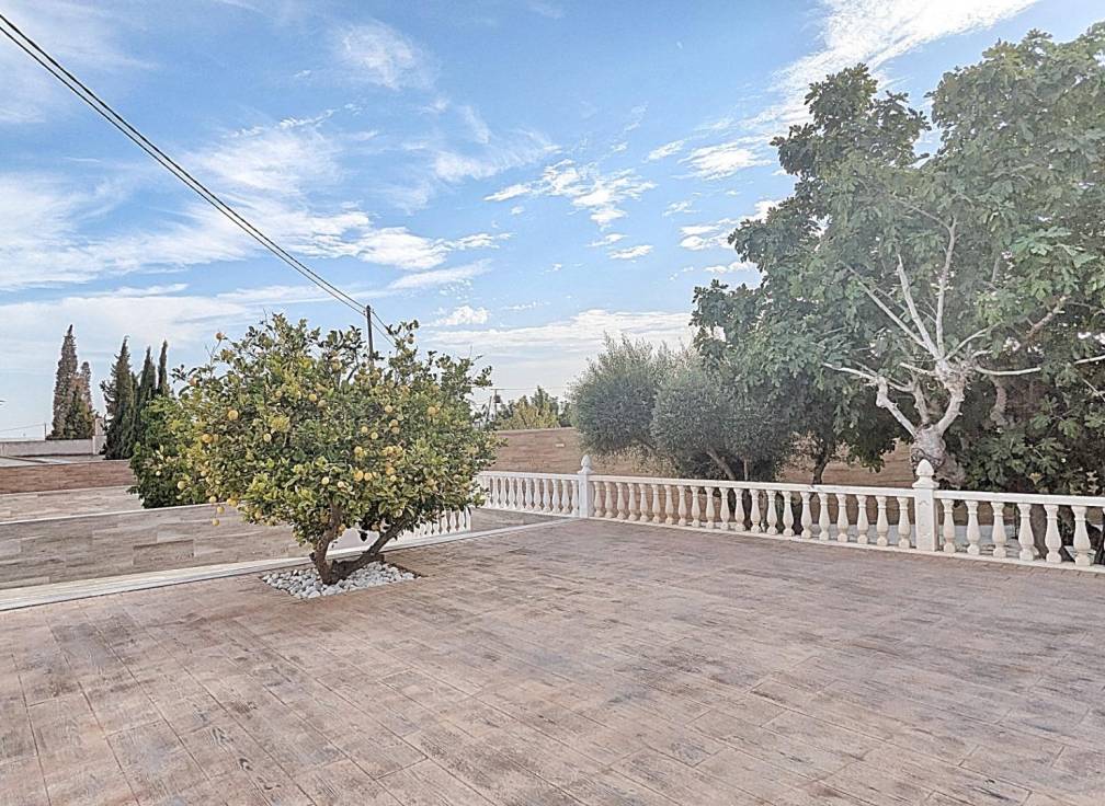 Resale - Villa - Torrellano