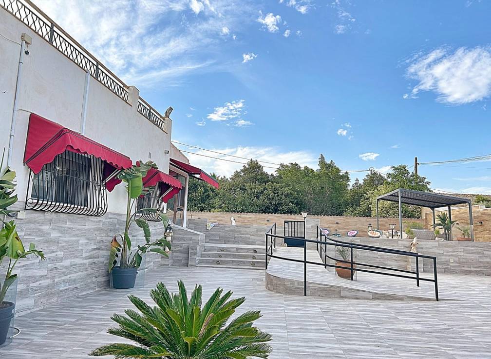 Resale - Villa - Torrellano