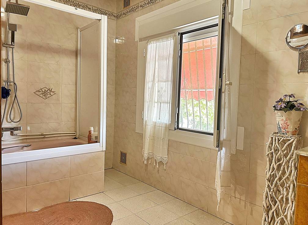 Resale - Villa - Torrellano