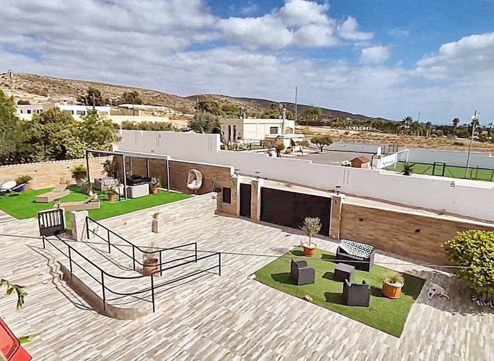 Resale - Villa - Torrellano