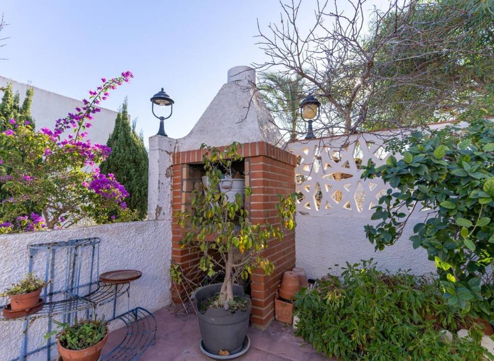 Resale - Villa - Torrevieja - La Mata