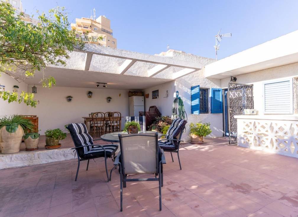 Resale - Villa - Torrevieja - La Mata