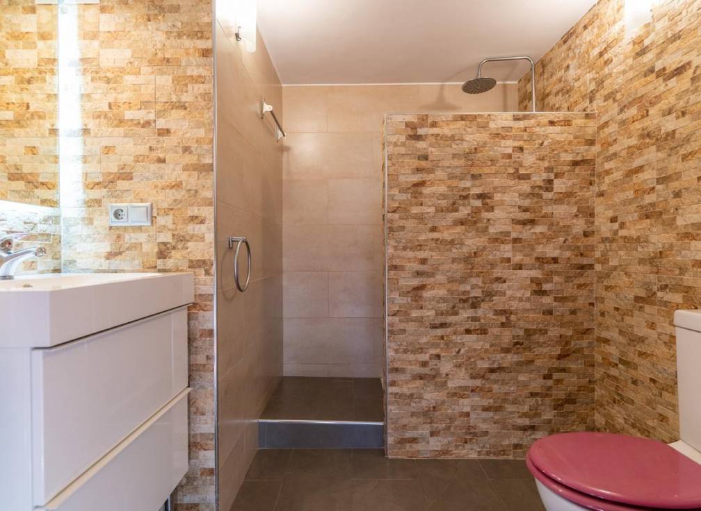 Resale - Villa - Torrevieja - La Mata