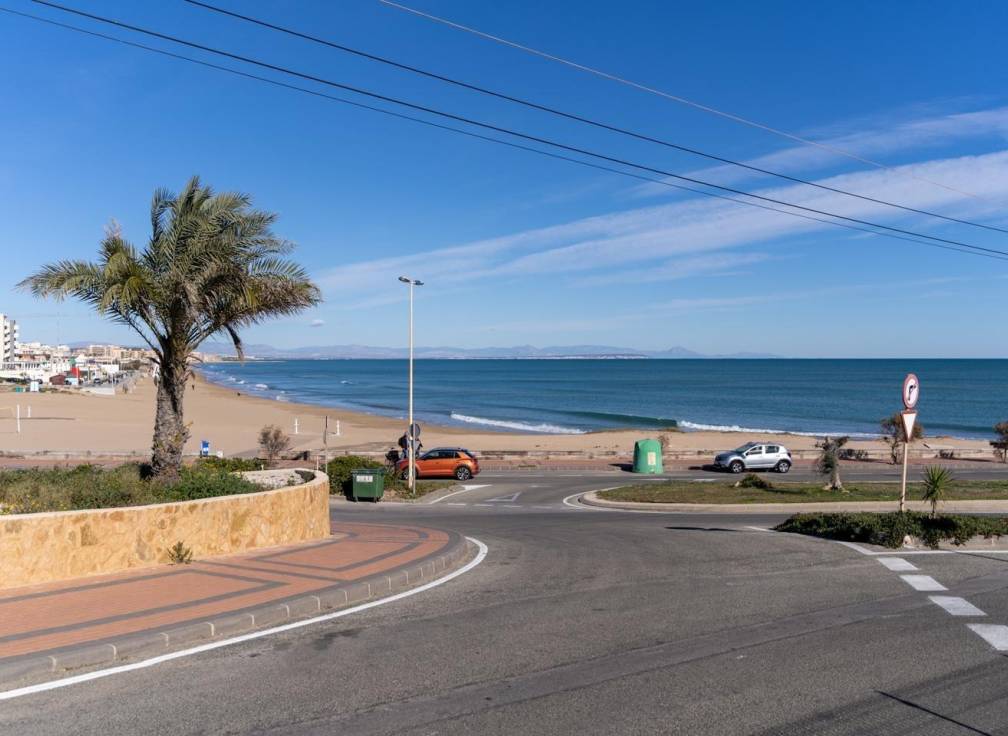 Resale - Villa - Torrevieja - La Mata