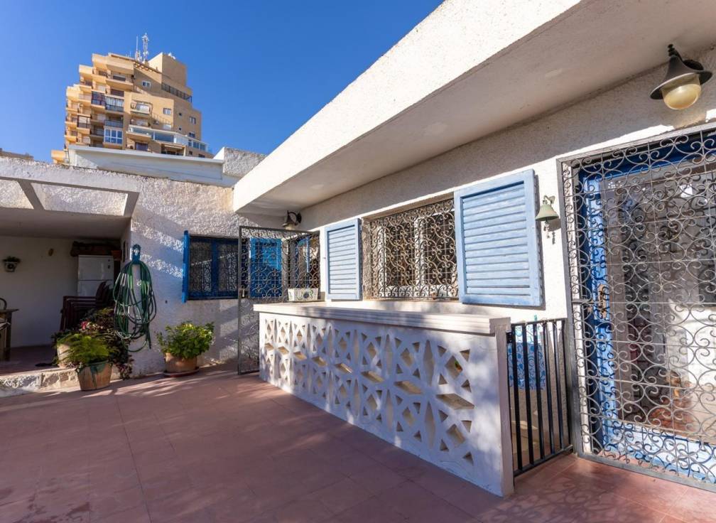Resale - Villa - Torrevieja - La Mata