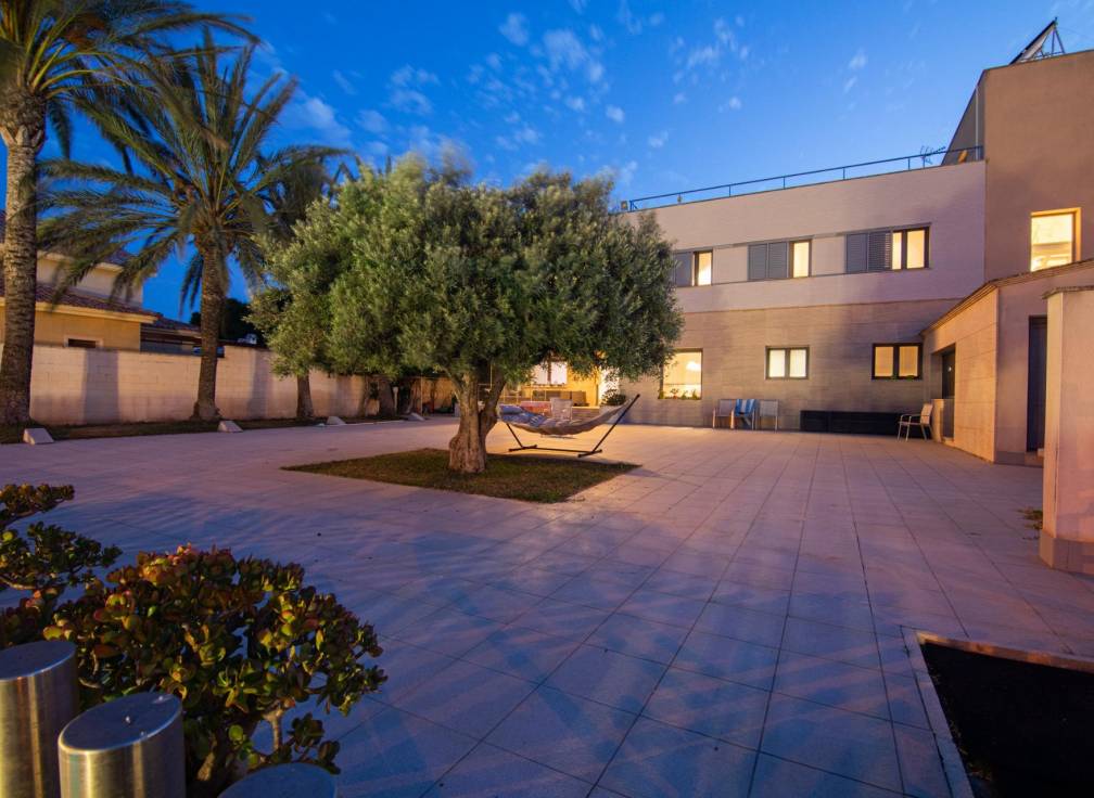 Resale - Villa - Valverde (Alicante) - Valverde