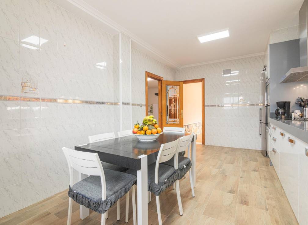 Resale - Villa - Valverde (Alicante) - Valverde