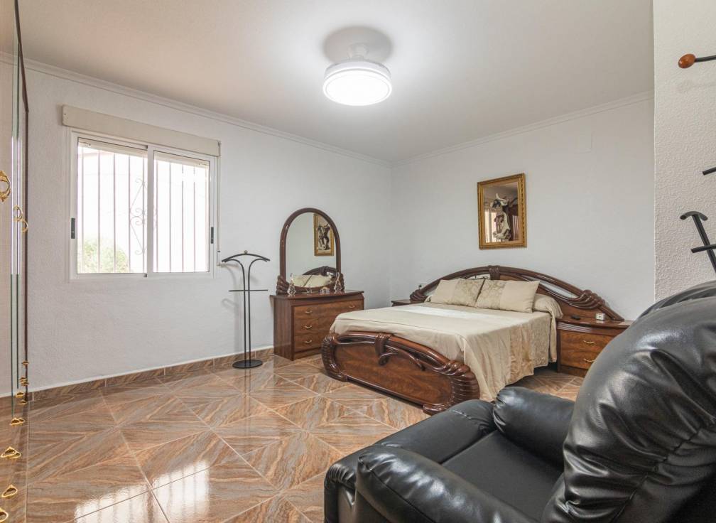Resale - Villa - Valverde (Alicante) - Valverde
