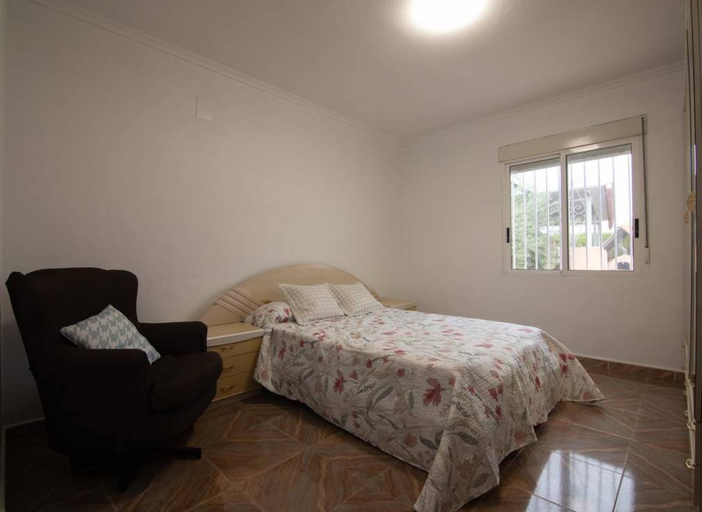 Resale - Villa - Valverde (Alicante) - Valverde