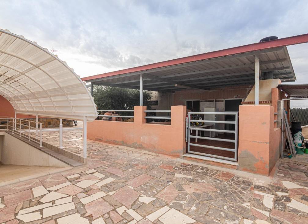 Resale - Villa - Valverde (Alicante) - Valverde