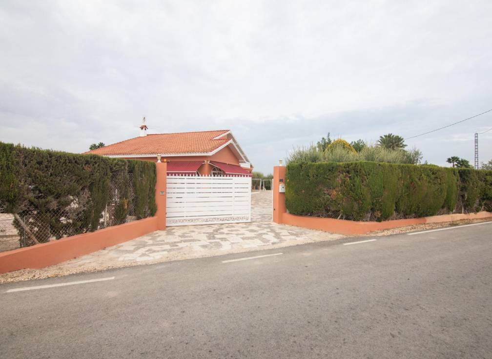 Resale - Villa - Valverde (Alicante) - Valverde