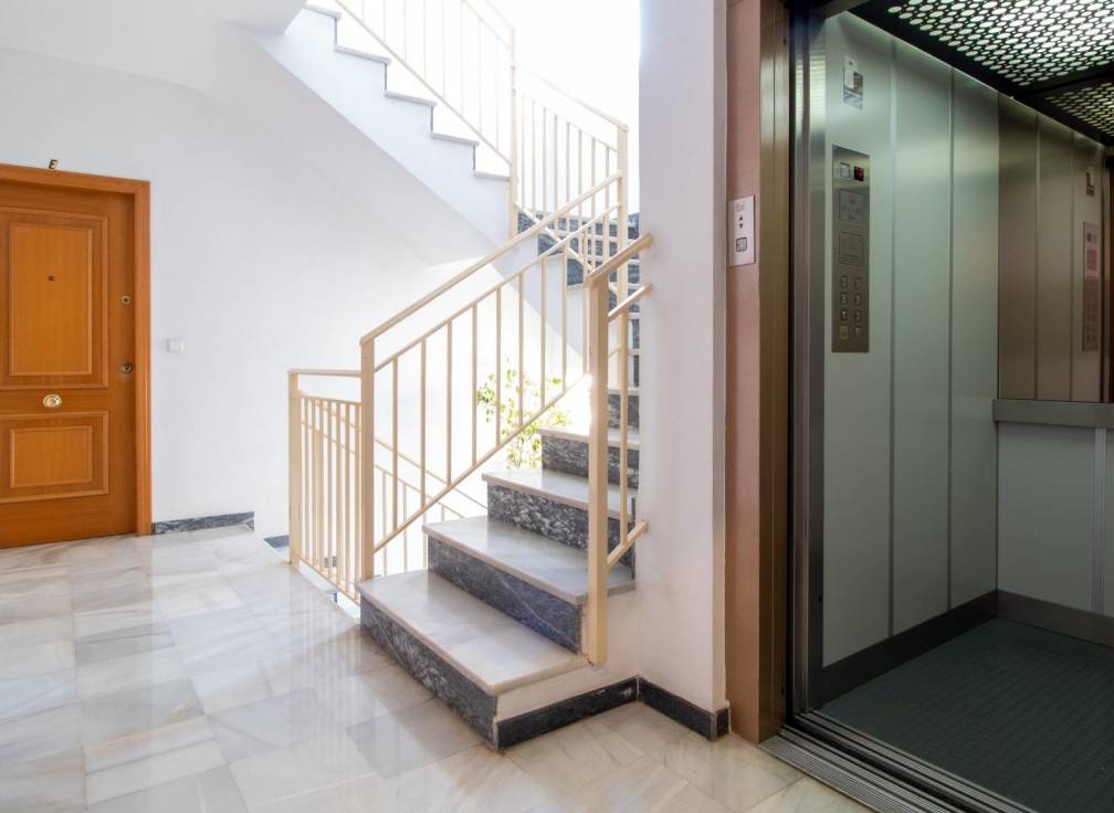 Revente - Appartement - Elche - Carrus