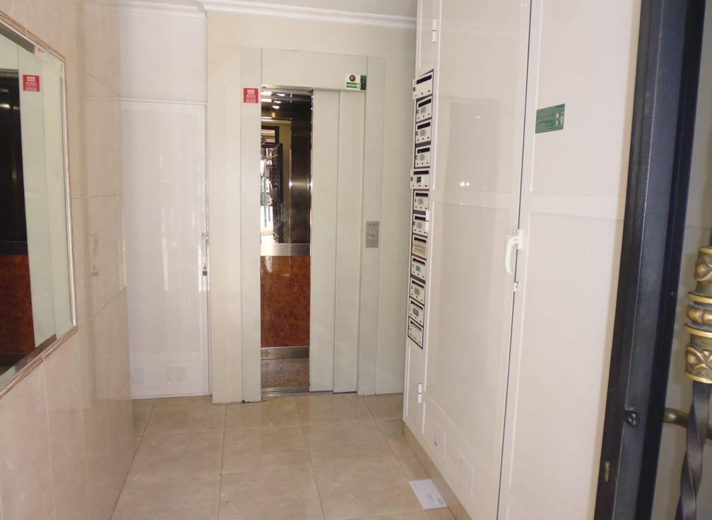 Revente - Appartement - Elche - Carrus