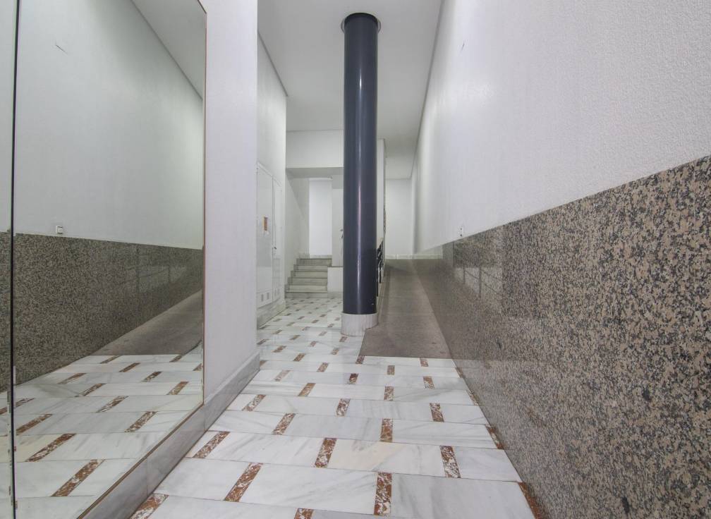 Revente - Appartement - Elche - Corte Ingles