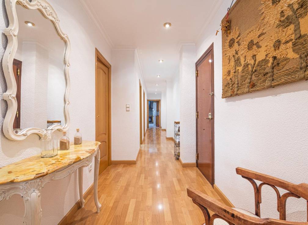 Revente - Appartement - Elche - Corte Ingles