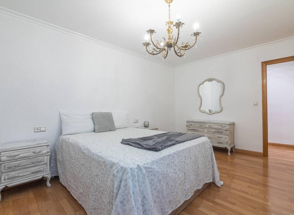 Revente - Appartement - Elche - Corte Ingles