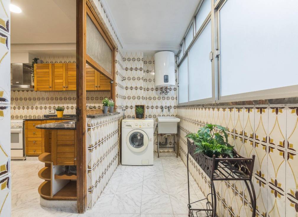 Revente - Appartement - Elche - Reina Victoria-Miguel Hernández