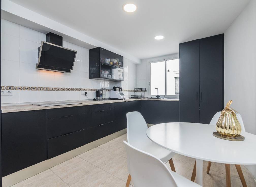 Revente - Appartement - Elche - Reina Victoria-Miguel Hernández