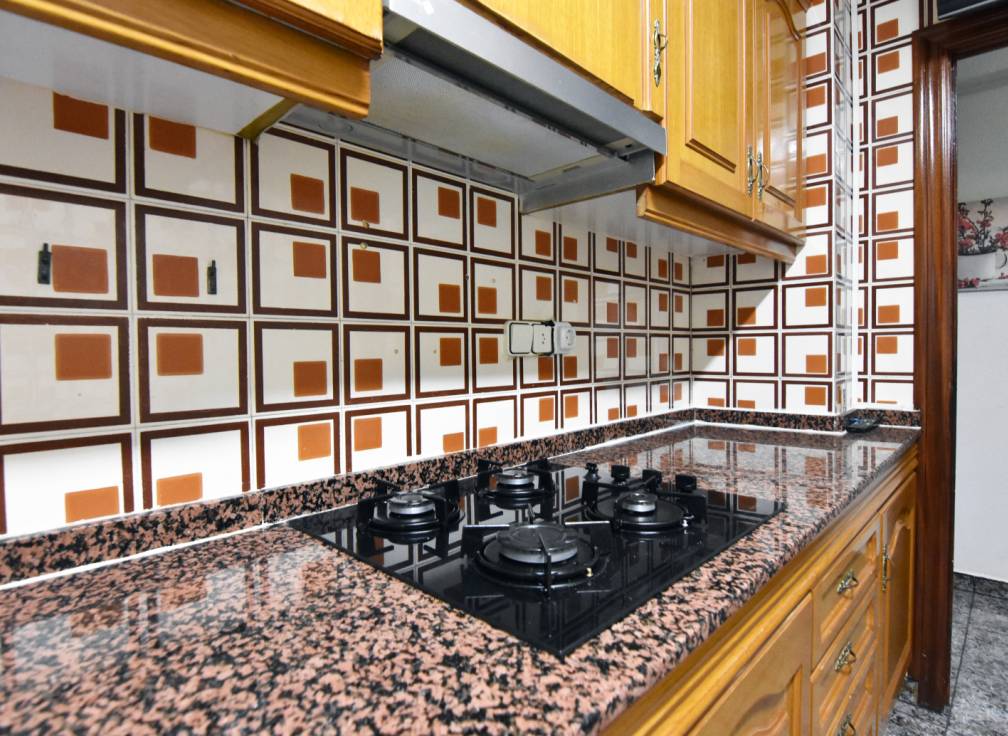 Revente - Appartement - Elche - San Crispín