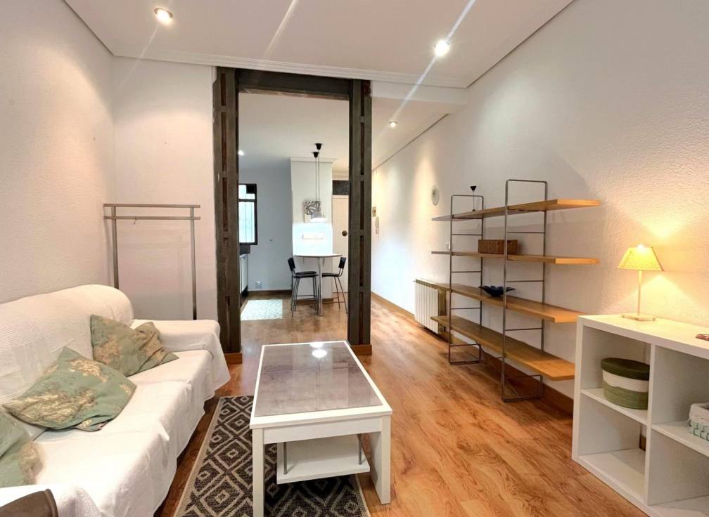 Revente - Appartement - Madrid - Jeronimos