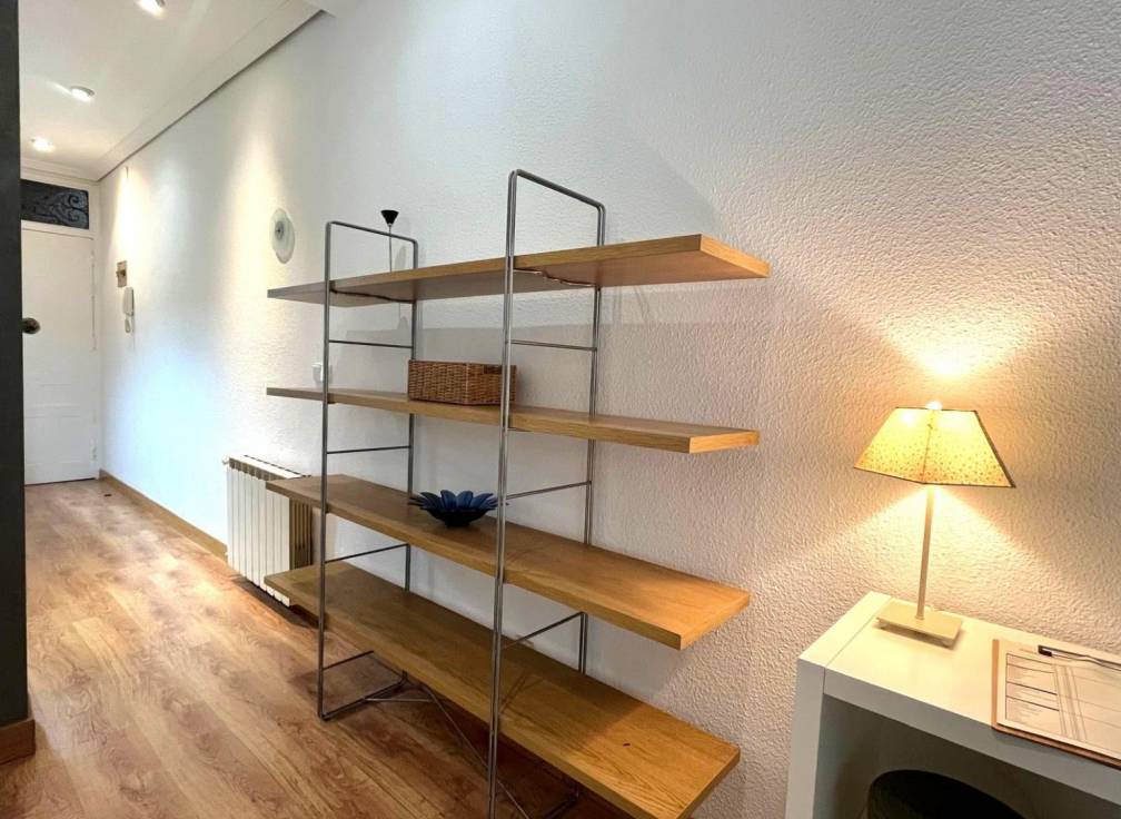 Revente - Appartement - Madrid - Jeronimos