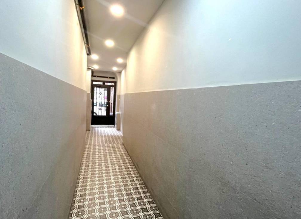 Revente - Appartement - Madrid - Jeronimos
