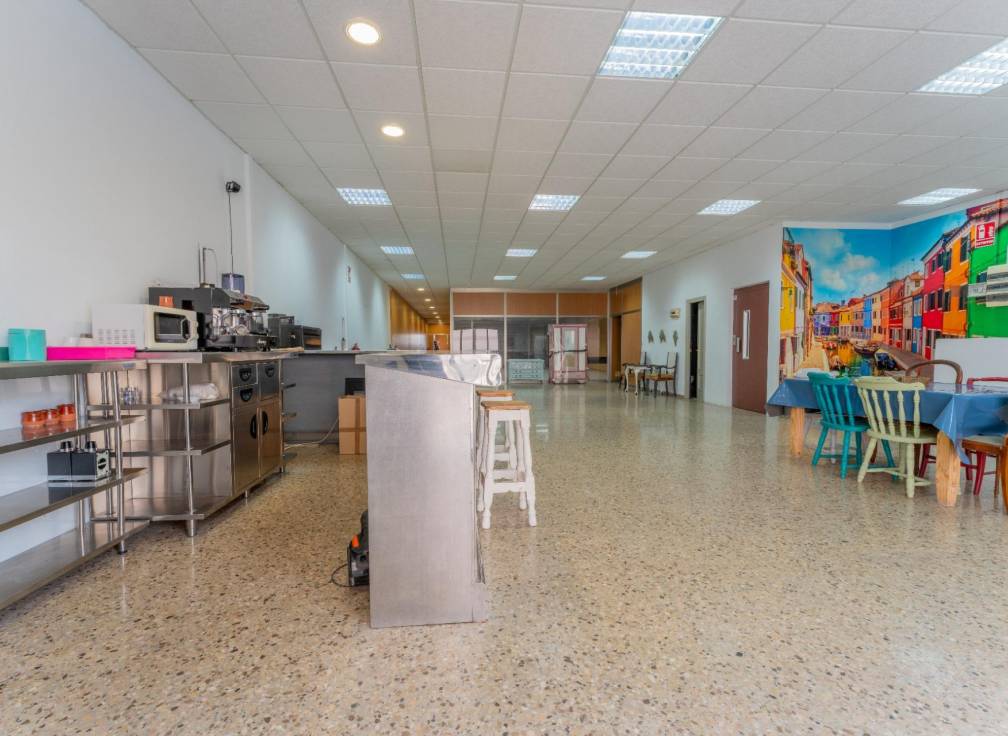 Revente - Bâtiment industriel - Elche - Carrus